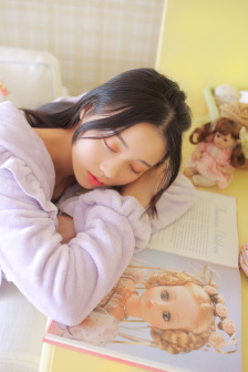 两个黑人挺进女友体内小说